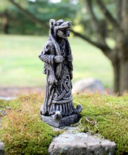 將圖片載入圖庫檢視器 进口 Dryad Design Skadi Figurine-北欧冬季女神-石材饰面
