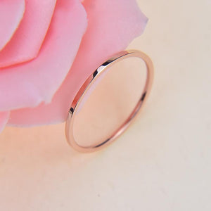 欧美时尚戒指~欧美爆品情侣极细光面钛钢女戒指 简约食尾戒指环不锈钢饰品