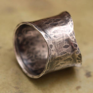 欧美时尚戒指~新款时尚天然宝石月光石蜻蜓戒指女士订婚结婚纪念复古戒指