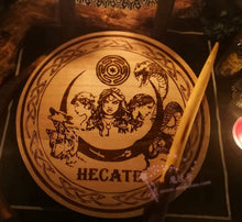 將圖片載入圖庫檢視器 进口Hecate赫卡特女神祭坛桌摆件 能量盘 月亮、黑夜和灵魂女神
