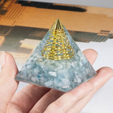 將圖片載入圖庫檢視器 天然水晶碎石树脂金字塔 能量发生器  铜线绕环能量凝聚 欧美新品
