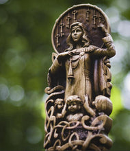 將圖片載入圖庫檢視器 神秘学收藏~ Frigga手工木制小雕像 阿斯加德女王和最高的女神
