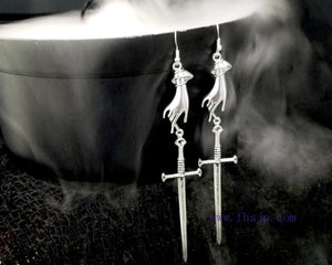魔法威卡 镂空月亮剑手耳环暗黑女巫哥特式长剑耳环万圣节耳环 wicca